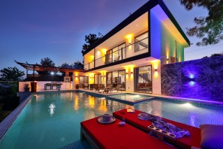 Villa Dera | 2 Bedroom Conservative Luxury Villa for 4 People