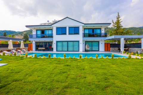 Villa White House